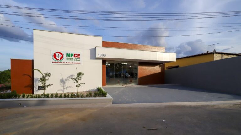 MPCE deflagra operação contra esquema de corrupção em prefeituras do Estado