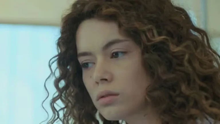 Sirin (Seray Kaya)