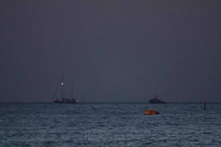 Barco com ativista brasileiro que tentava romper bloqueio a Gaza chega a Israel - 09/06/2025 - Mundo